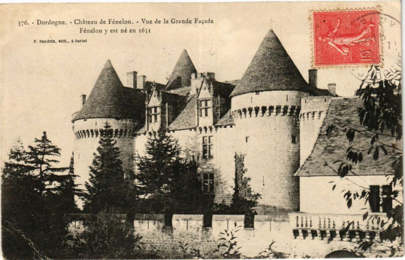 Carte postale ancienne Dordogne - Chateau de Fenelon-Vue de la Grande Facade