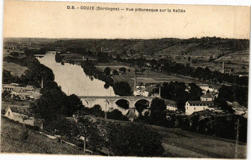 Carte postale ancienne Couze-Vue pittoresque sur la Vallée