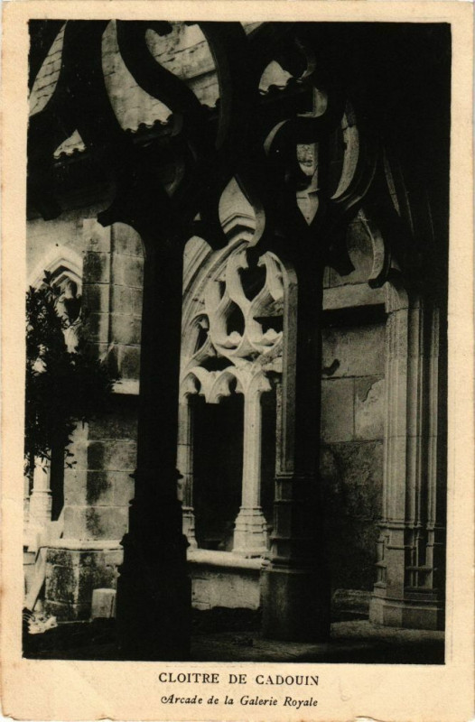 Carte postale ancienne Cloitre de Cadouin-Arcade de la Galerie Royale