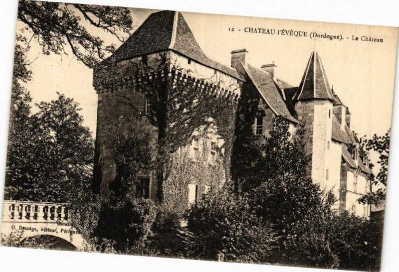 Carte postale ancienne Chateau l'Eveque-Le Chateau à Château-l'Évêque
