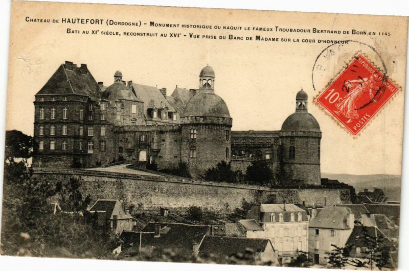 Carte postale ancienne Chateau de Hautefort-Monument historique ou naquit le fameux à Hautefort