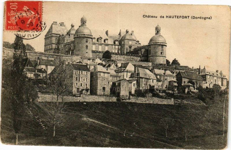 Carte postale ancienne Chateau de Hautefort à Hautefort