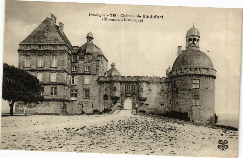 Carte postale ancienne Chateau de Hautefort à Hautefort