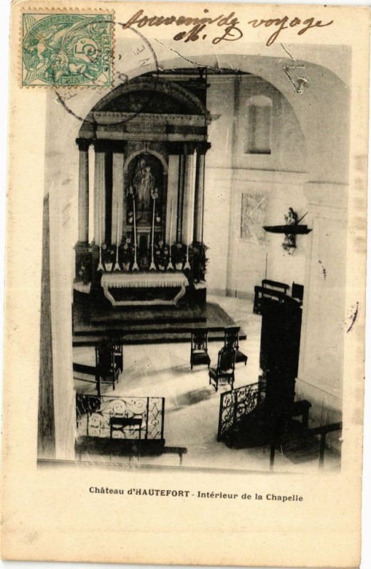 Carte postale ancienne Chateau d'Hautefort-Intérieur de la Chapelle à Hautefort