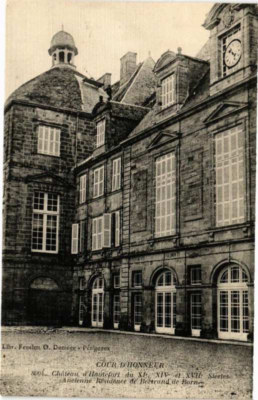 Carte postale ancienne Chateau d'Hautefort-Ancienne Résidence de Bertrand de Born à Hautefort