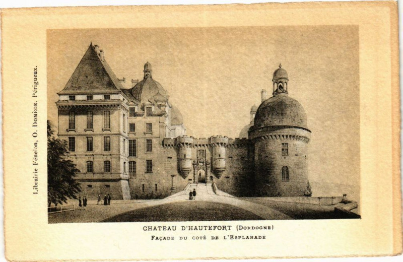 Carte postale ancienne Chateau d'Hautefort à Hautefort