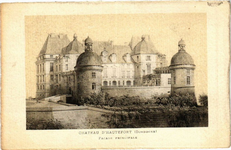 Carte postale ancienne Chateau d'Hautefort à Hautefort