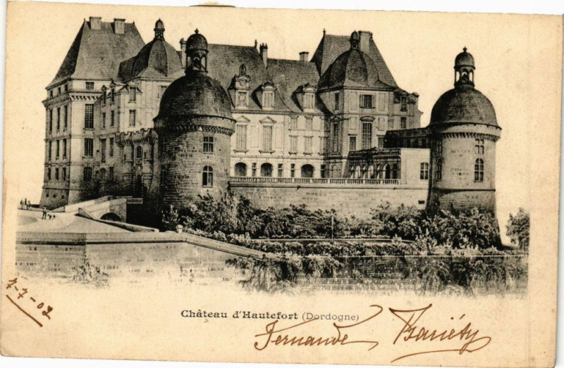 Carte postale ancienne Chateau d'Hautefort à Hautefort