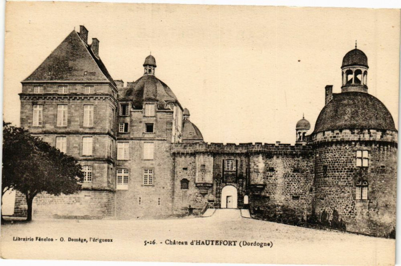 Carte postale ancienne Chateau d'Hautefort à Hautefort