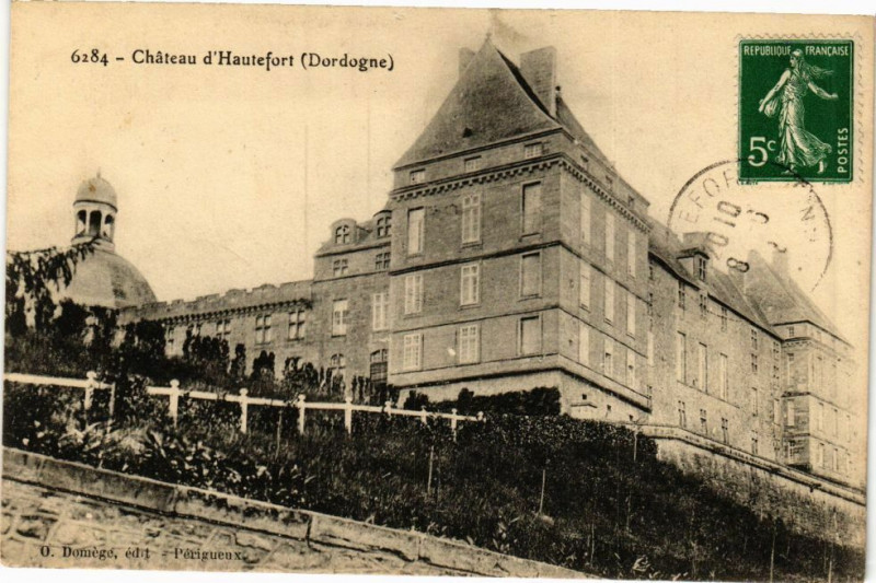 Carte postale ancienne Chateau d'Hautefort à Hautefort