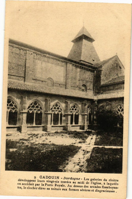 Carte postale ancienne Cadouin Les galeries du cloitre développent leurs vingt six