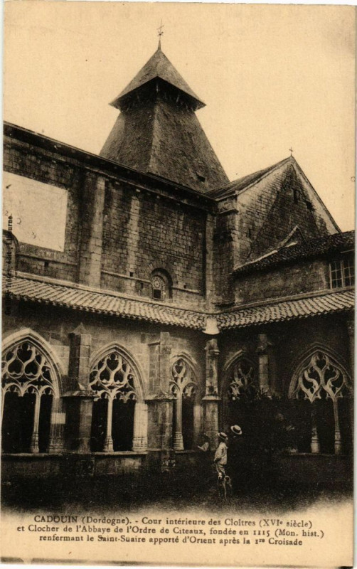 Carte postale ancienne Cadouin-Cour intérieur des Cloitres