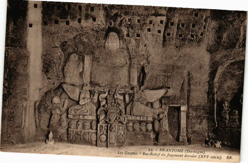 Carte postale ancienne Brantome-Les Grottes-Bas Relief du Jugement dernier