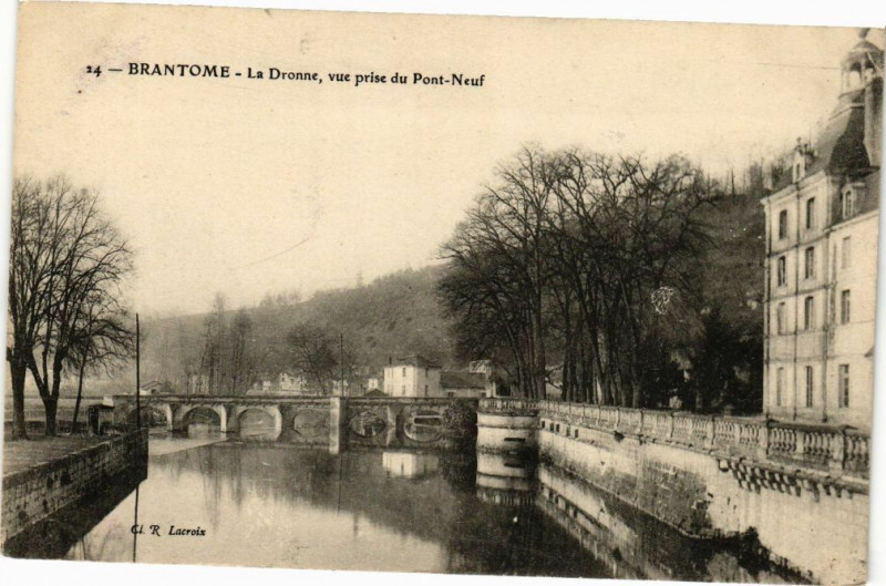 Carte postale ancienne Brantome-La Dronne vue prise du Pont Neuf