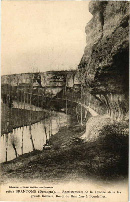Carte postale ancienne Brantome-Encaissements de la Dronne dans les grands Rochers