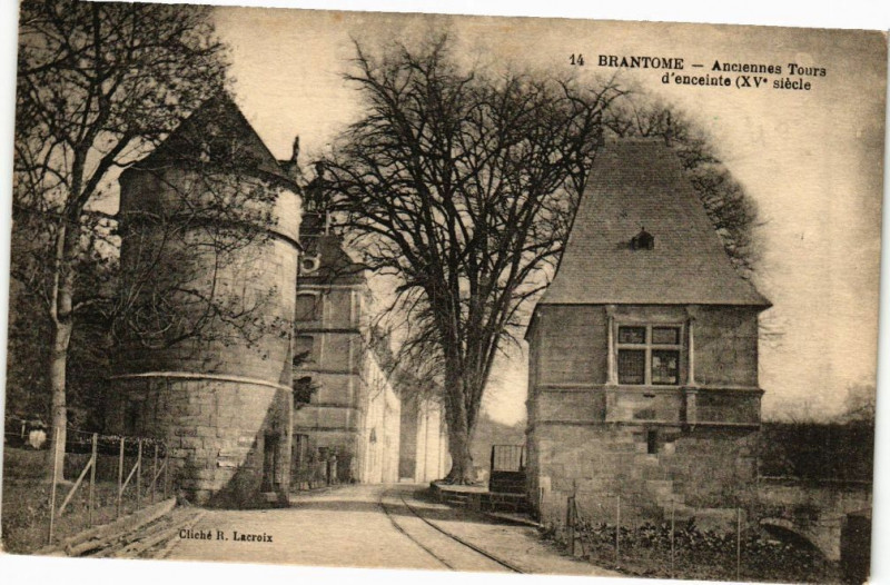 Carte postale ancienne Brantome-Ancienne Tours d'enceinte