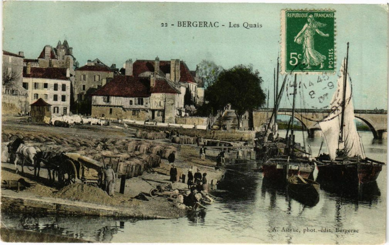 Carte postale ancienne Bergerac-Les Quais à Bergerac