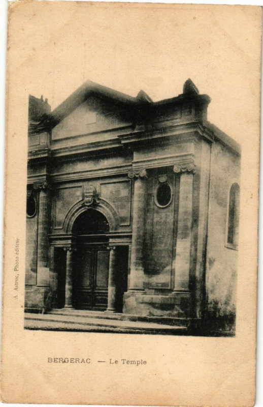 Carte postale ancienne Bergerac-Le Temple à Bergerac