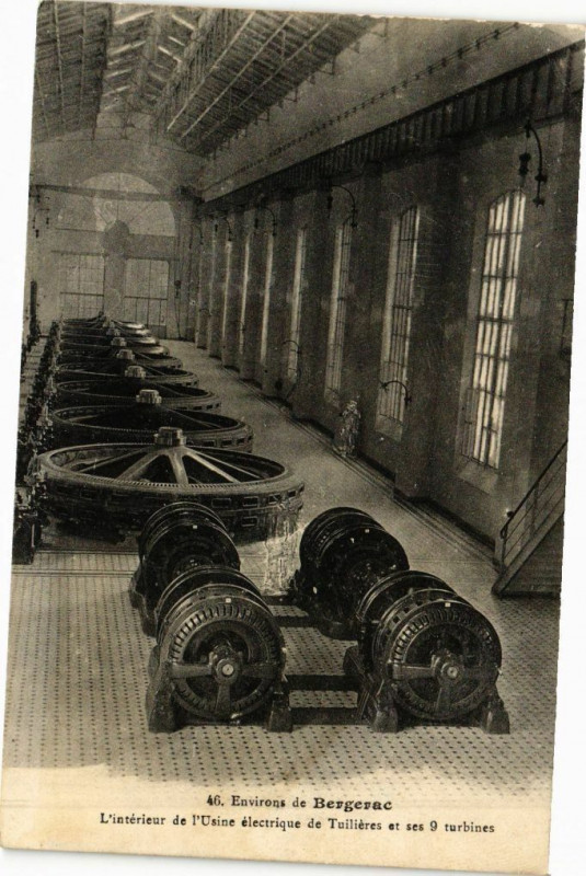 Carte postale ancienne Bergerac-L'intérieur de l'Usine électrique de Tuilieres à Bergerac