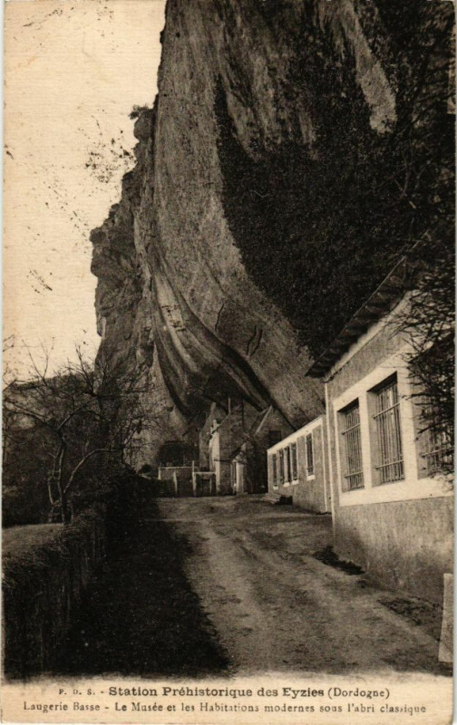 Carte postale ancienne Station Préhistorique des Eyzies-Laugerie Basse