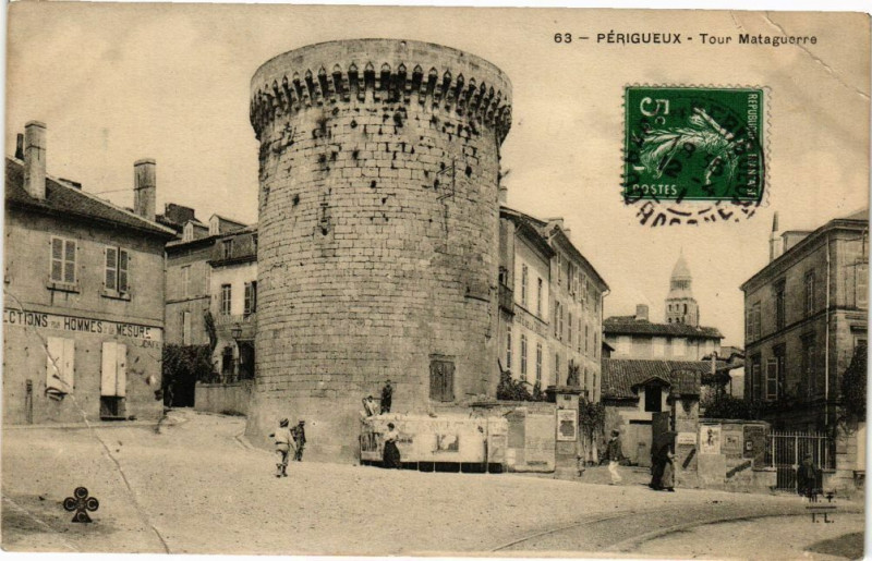Carte postale ancienne PERIGUEUXTour Mataguerre