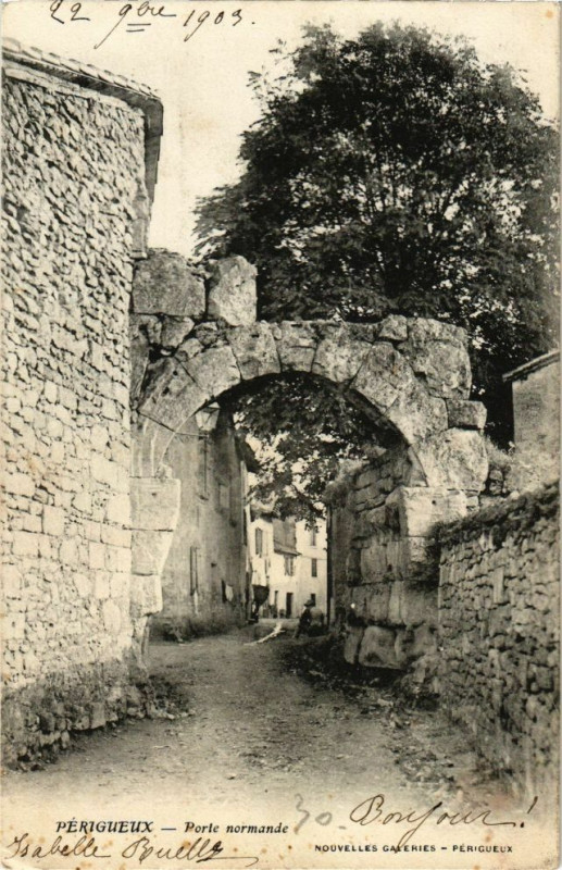 Carte postale ancienne Perigueux-Porte normande à Périgueux