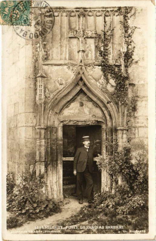 Carte postale ancienne Perigueux-Porte du Chateau Barriere à Périgueux