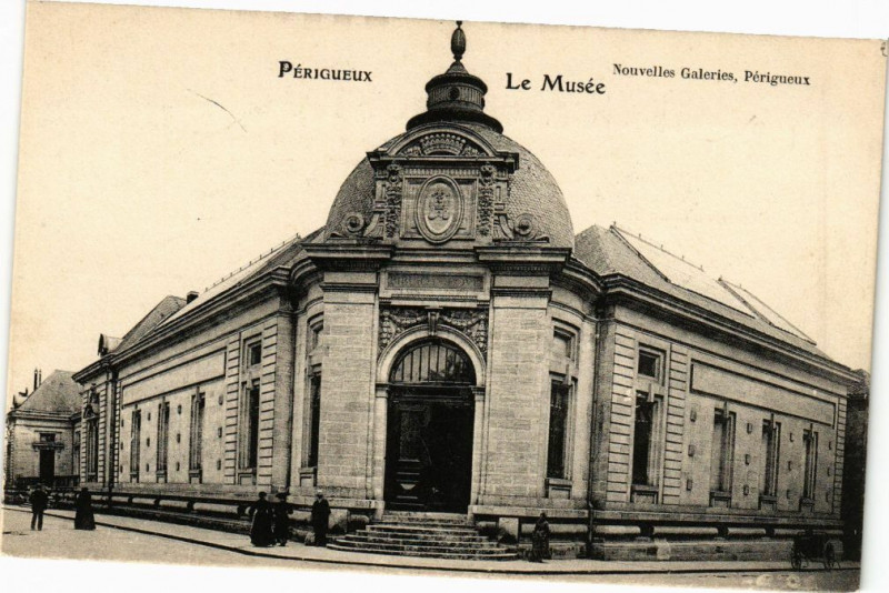 Carte postale ancienne Perigueux-Le Musée à Périgueux