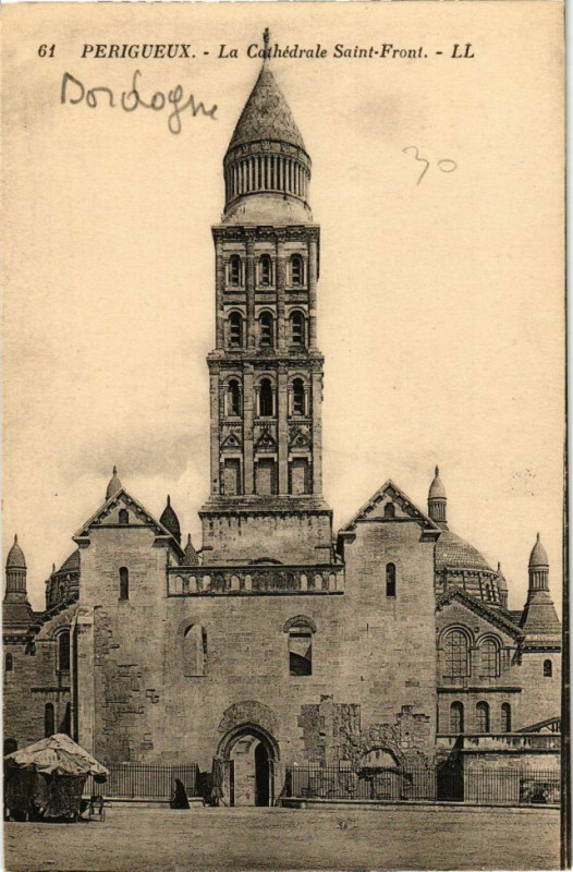 Carte postale ancienne Perigueux-La Cathédrale Saint-Front à Périgueux
