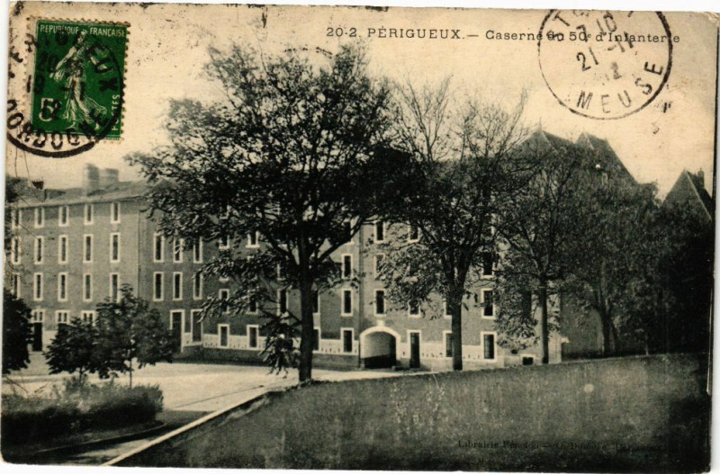 Carte postale ancienne Perigueux-Caserne du 50e d'Infanterie à Périgueux