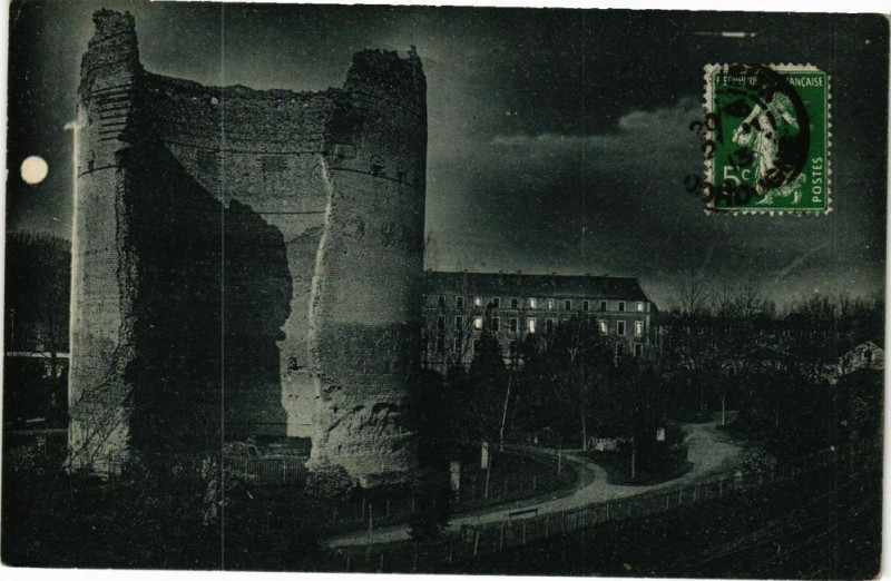 Carte postale ancienne Perigueux la nuuit-Tour de Vésone à Périgueux
