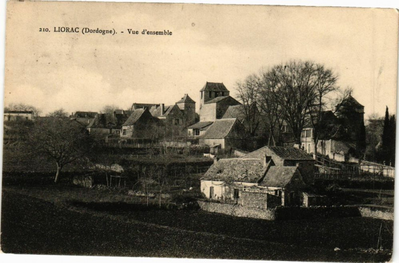 Carte postale ancienne Liorac-Vue d'ensemble