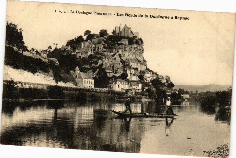 Carte postale ancienne Les Bords de la Dordogne a Beynac