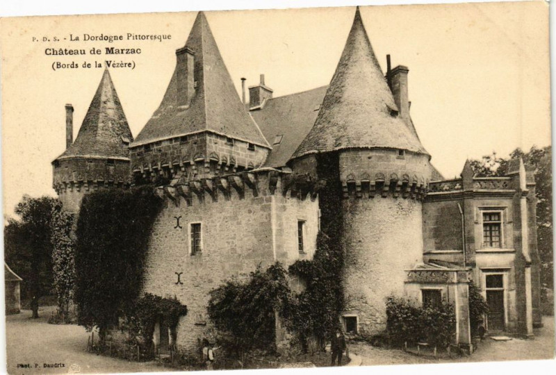Carte postale ancienne Dordogne - Chateau de Marzac-Bords de la Vezere