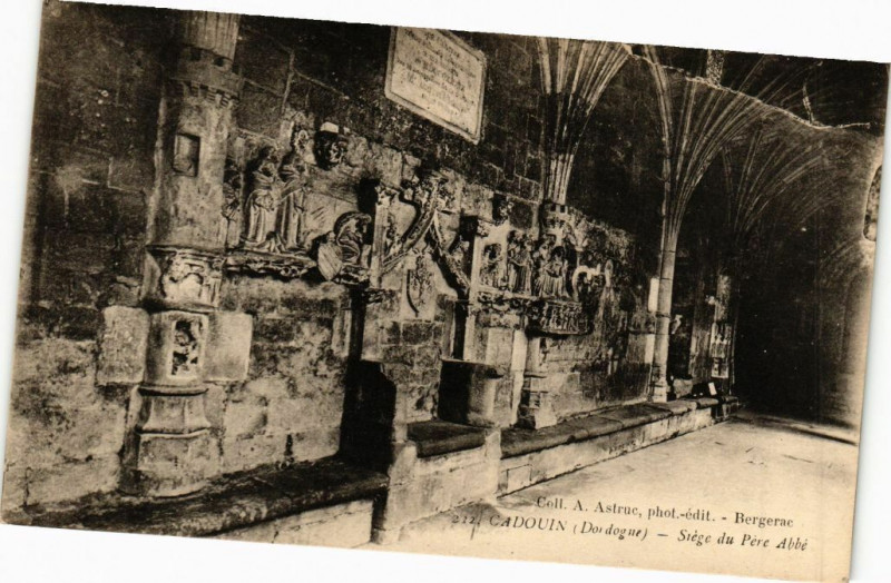 Carte postale ancienne Cadouin-Siége du Pere Abbé