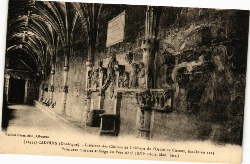 Carte postale ancienne Cadouin-Intérieur des Cloitres de l'Abbaye de l'Ordre de Citeaux