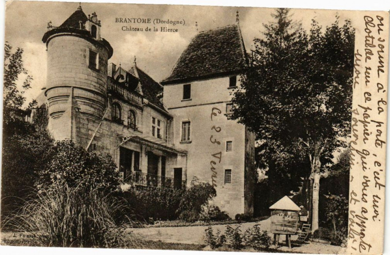 Carte postale ancienne Brantome-Chateau de la Hierce