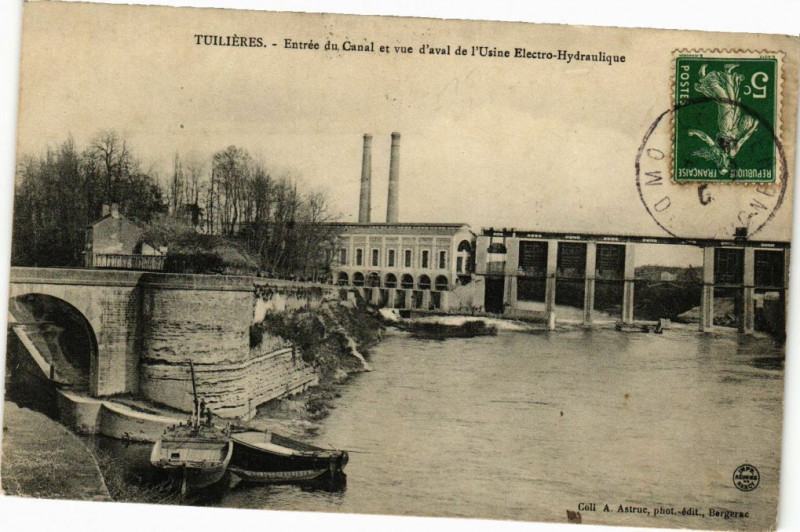 Carte postale ancienne Tuilieres-Entrée du Canal et vue d'aval de l'Usine Electro