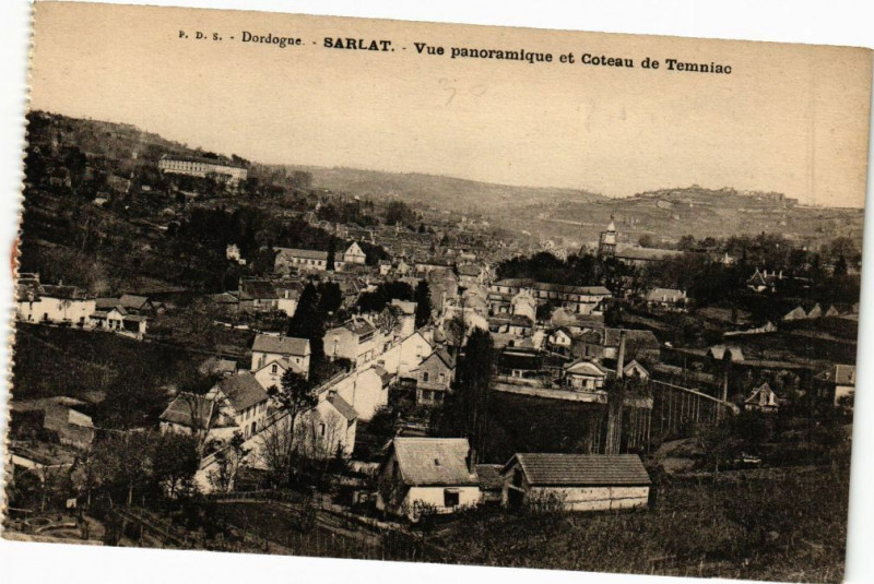 Carte postale ancienne Sarlat-Vue panoramique et Coteau de Temniac