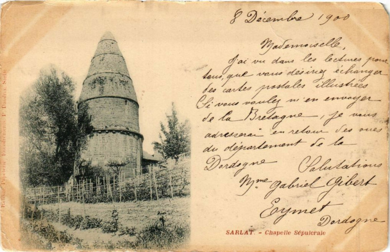 Carte postale ancienne Sarlat-Chapelle Sépulcrale