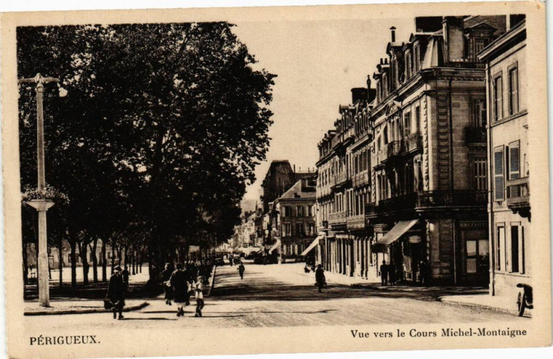 Carte postale ancienne Perigueux-Vue vers le Cours Michel Montaigne à Périgueux