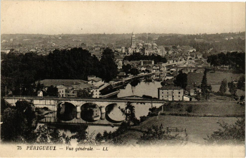 Carte postale ancienne Perigueux-Vue générale à Périgueux