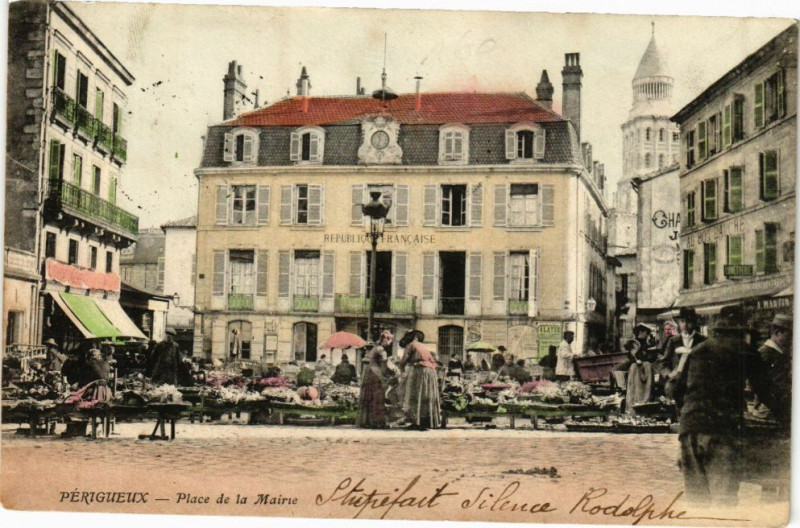 Carte postale ancienne Perigueux-Place de la Mairie à Périgueux