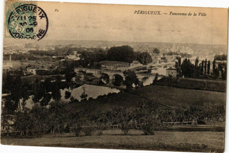 Carte postale ancienne Perigueux-Panorama de la Ville à Périgueux