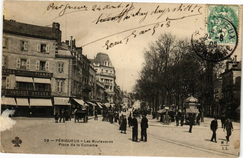 Carte postale ancienne Perigueux-Les boulevards-Place de la Comédie à Périgueux