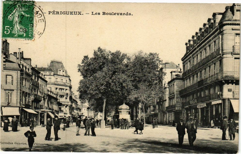 Carte postale ancienne Perigueux-Les Boulevards à Périgueux