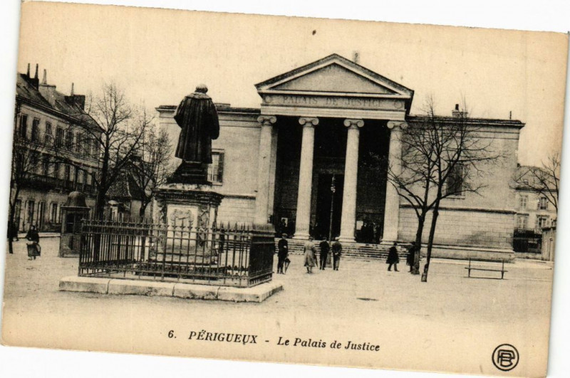 Carte postale ancienne Perigueux-Le Palais de Justice à Périgueux