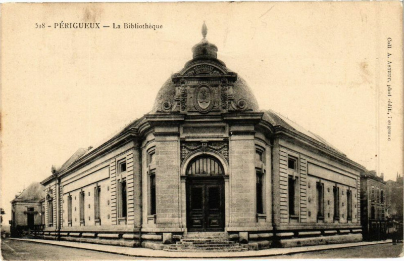 Carte postale ancienne Perigueux-La Bibliothéque à Périgueux