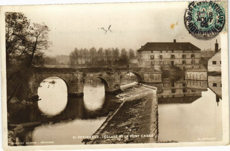 Carte postale ancienne Perigueux-L'Ecluse et le Pont Cassé à Périgueux