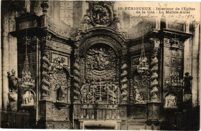Carte postale ancienne Perigueux-Intérieur de l'Eglise de la Cité-La Maitre Autel à Périgueux